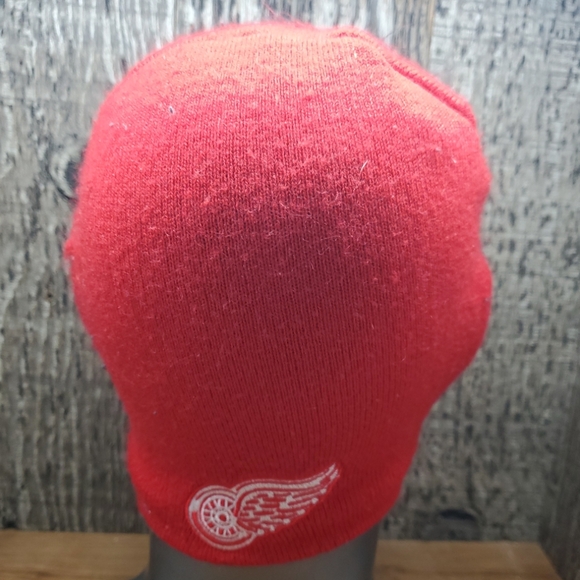 Detroit Red Wings Face Mask Beanie Boy Reebok Face Off Collection Boys Size 8-20 - Picture 4 of 7